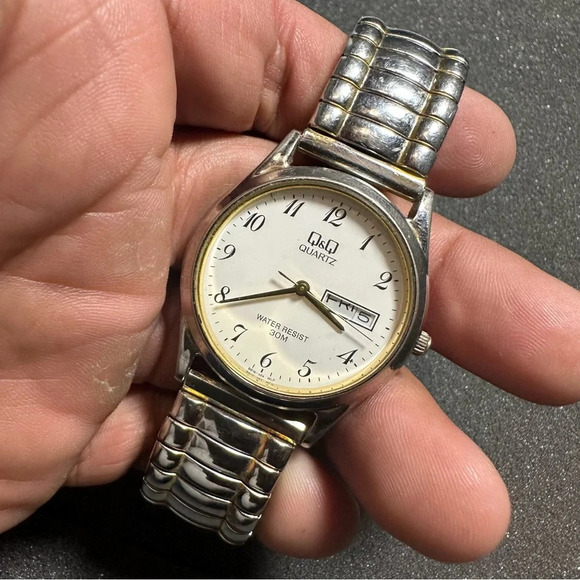 Q&Q Other - Q&Q By Citizens Mens Quartz Watch Silver Tone White Dial Day Date Working